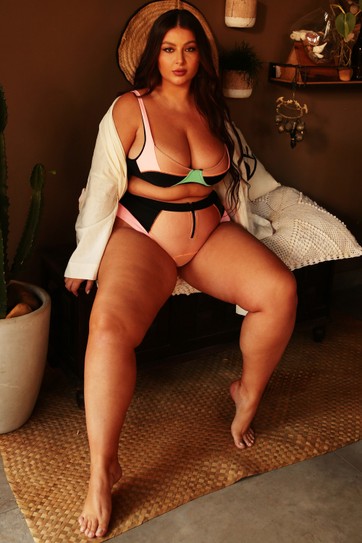 HOT PANTS COLORIDA CHARLOTTE | Nome do produto em inglês